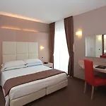 فندق Rivamare 4*
